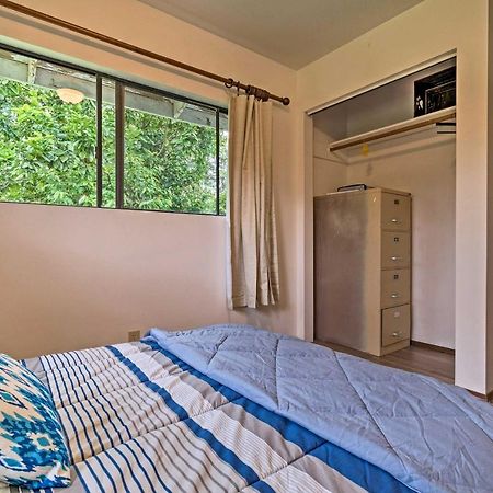 Peaceful Abode With Deck, 13 Mi To Black Sand Beach! Naalehu Ngoại thất bức ảnh