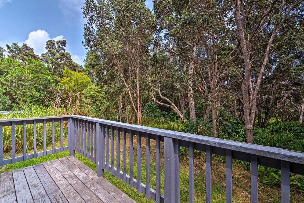 Peaceful Abode With Deck, 13 Mi To Black Sand Beach! Naalehu Ngoại thất bức ảnh